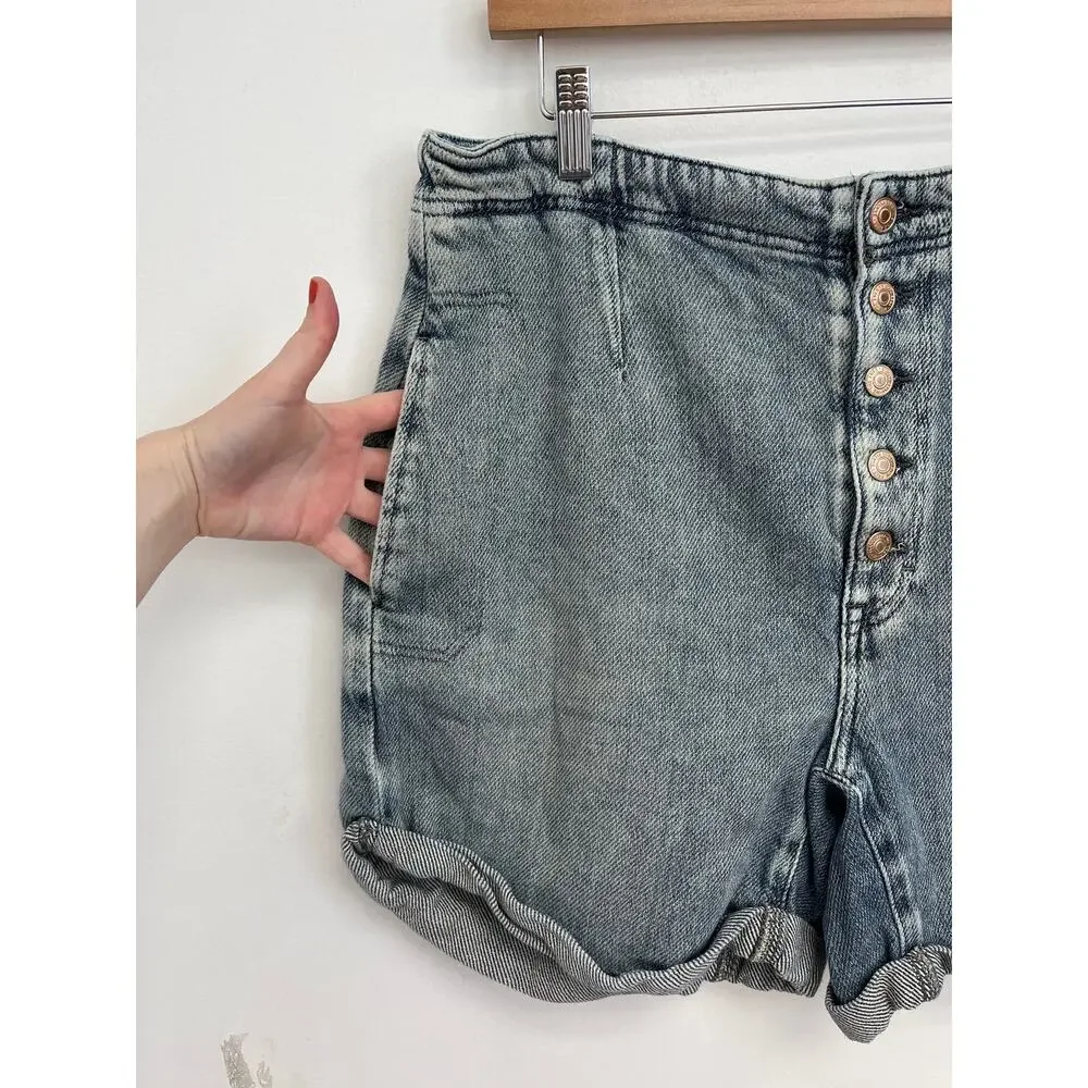 Free People Osaka Relaxed Slouchy Denim Shorts Button Front Cuffed - Size 32